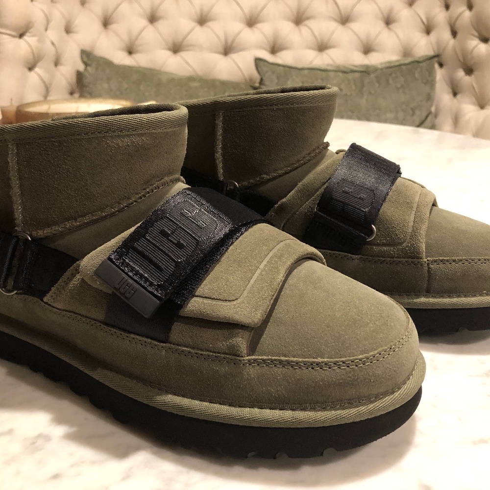 UGG CLASSIC ULTRA MINI HYBRID BURNT OLIVE WOMEN'S US SIZE 8